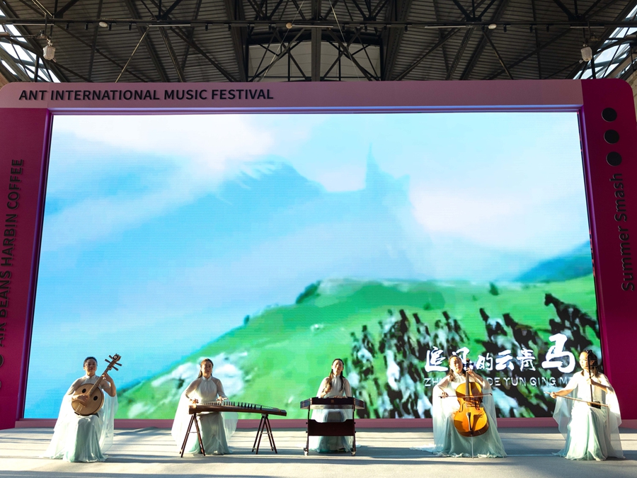 1.民乐合奏《云青马》  表演者：燕茹 隋心  徐舒 张天婷 赵娜0101.jpg